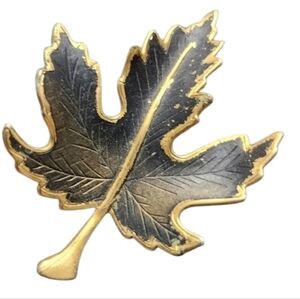 Vintage Maple Leaf Goldtone Black Shading Brooch